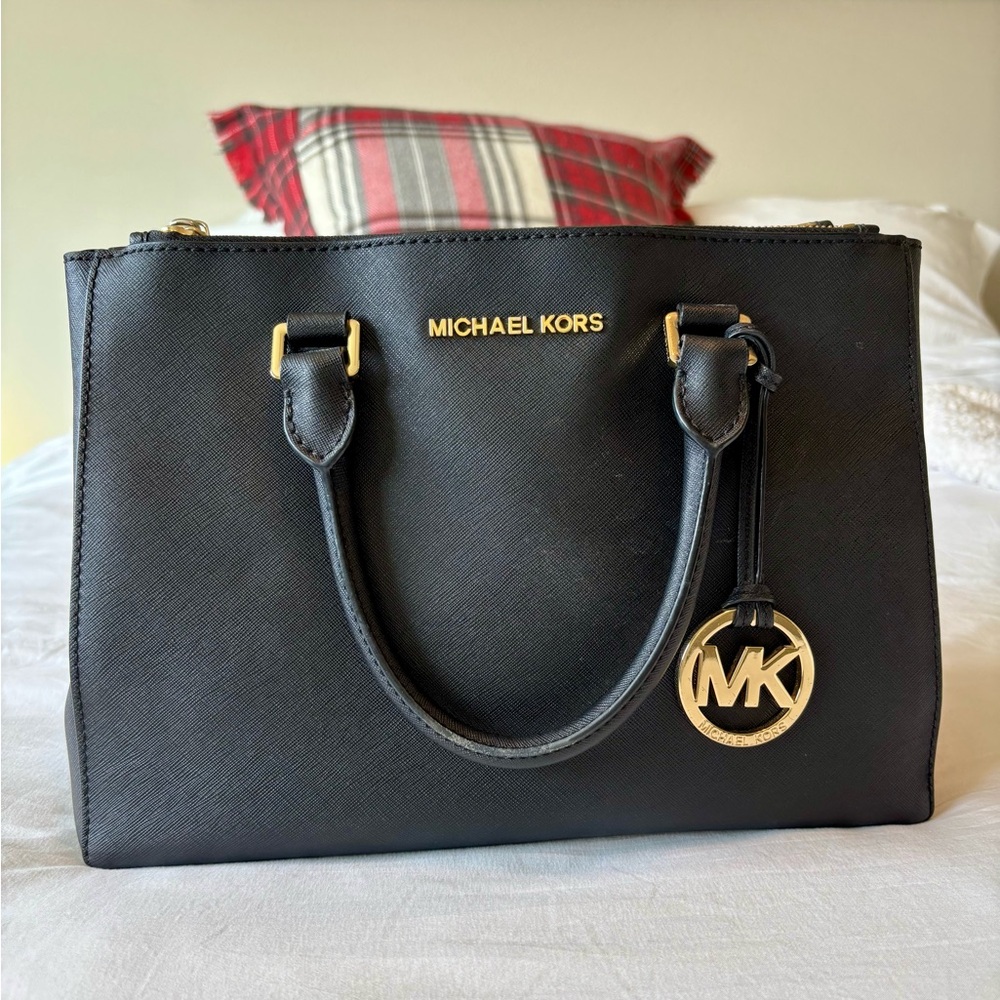 MICHAEL KORS Kellen
Satchel Genuine Saffi-ano Leather Black
Medium